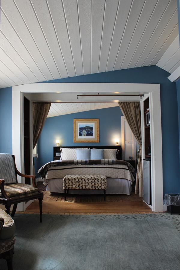 Barncastle Blue Hill